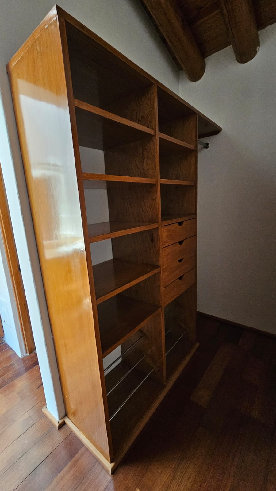 Closet 9
